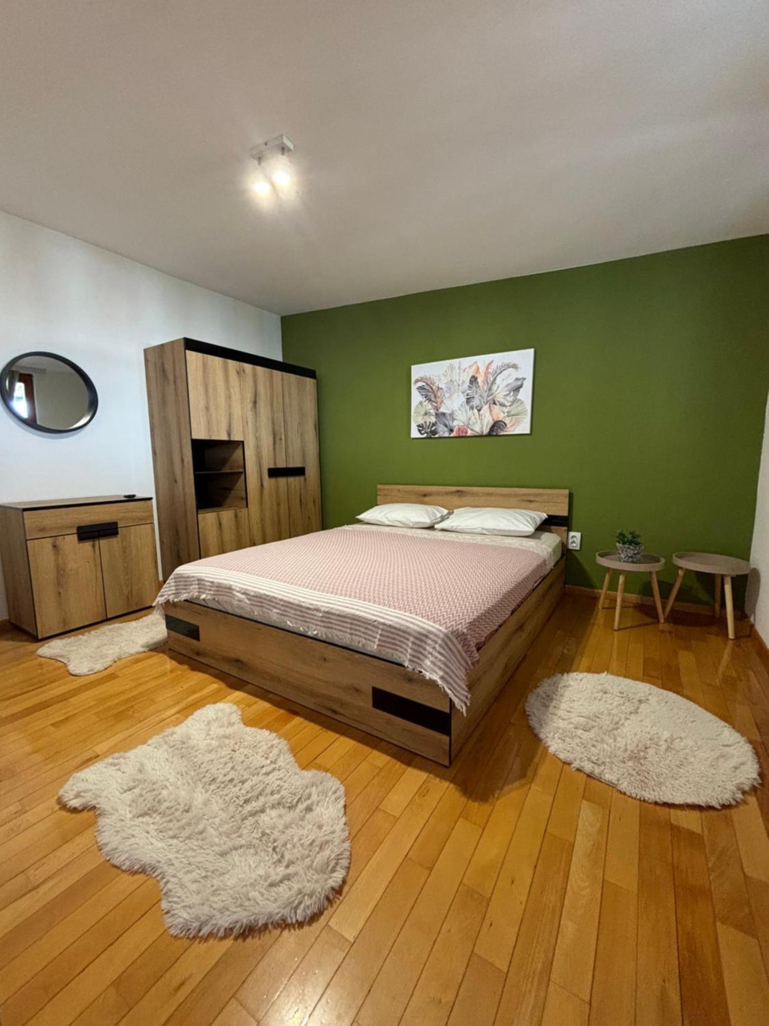 Urban Loft Apartment Skopje Bagian luar foto