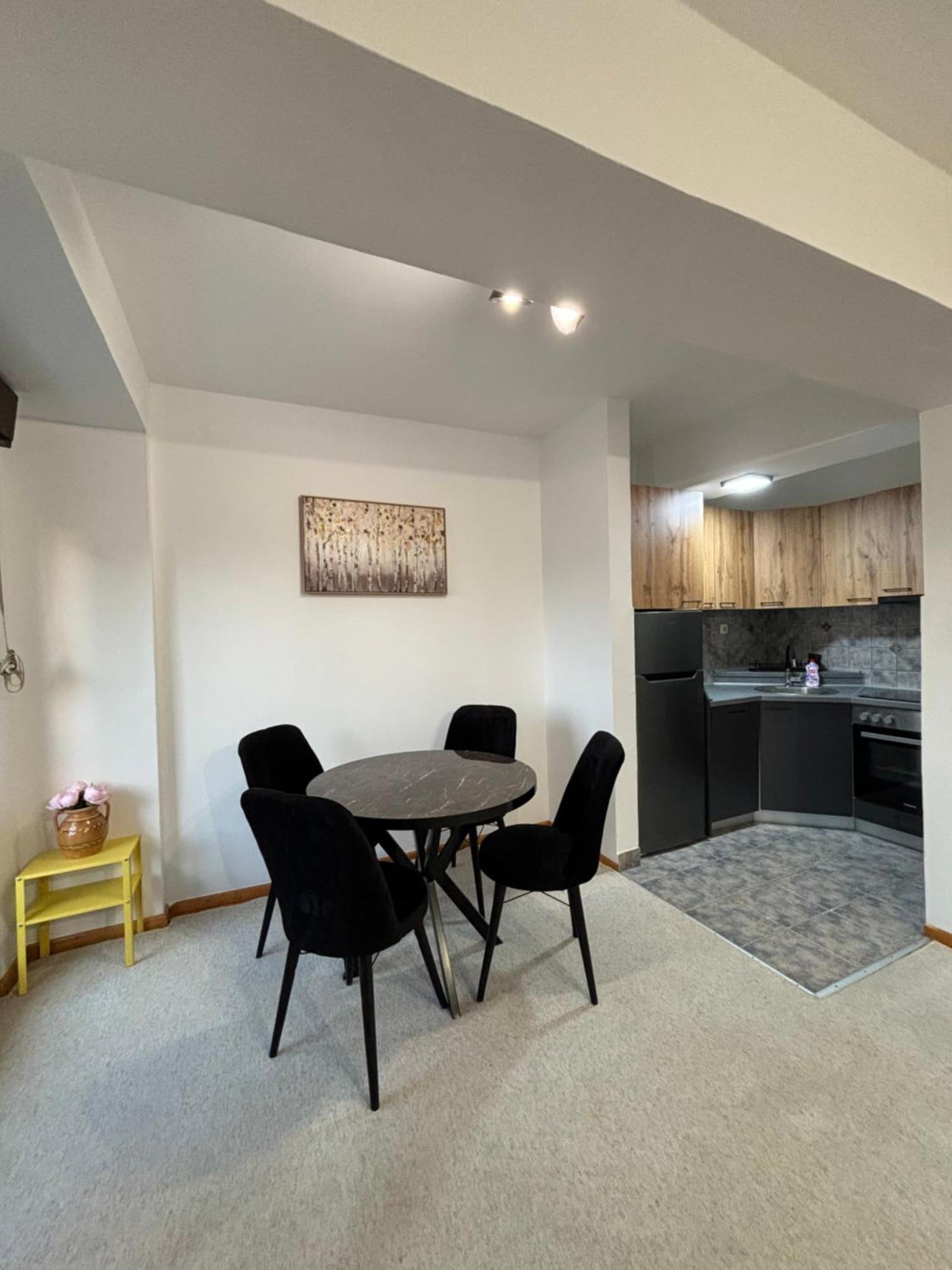 Urban Loft Apartment Skopje Bagian luar foto